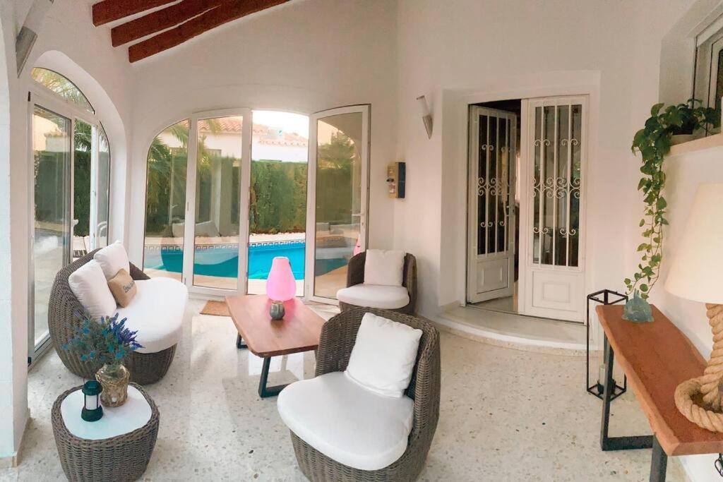 Impresionante Villa Con Piscina - Oliva Nova 外观 照片